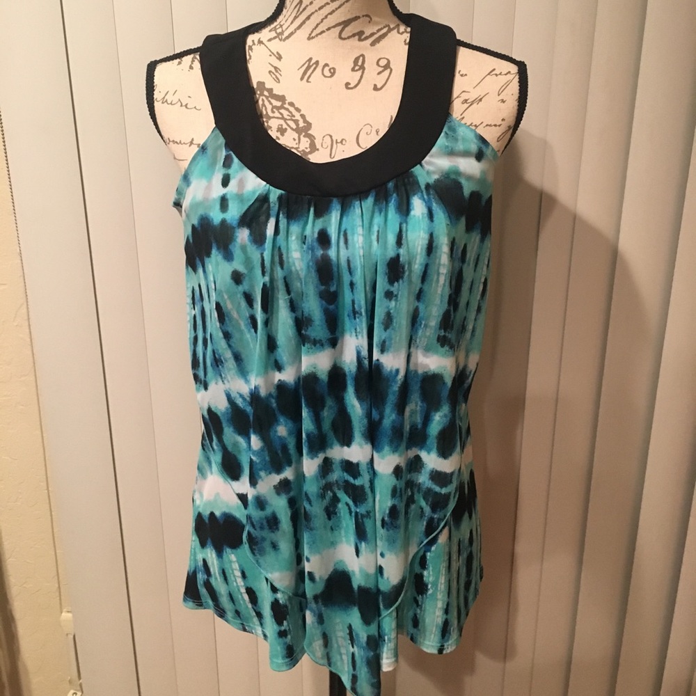 Dressy shirt size M